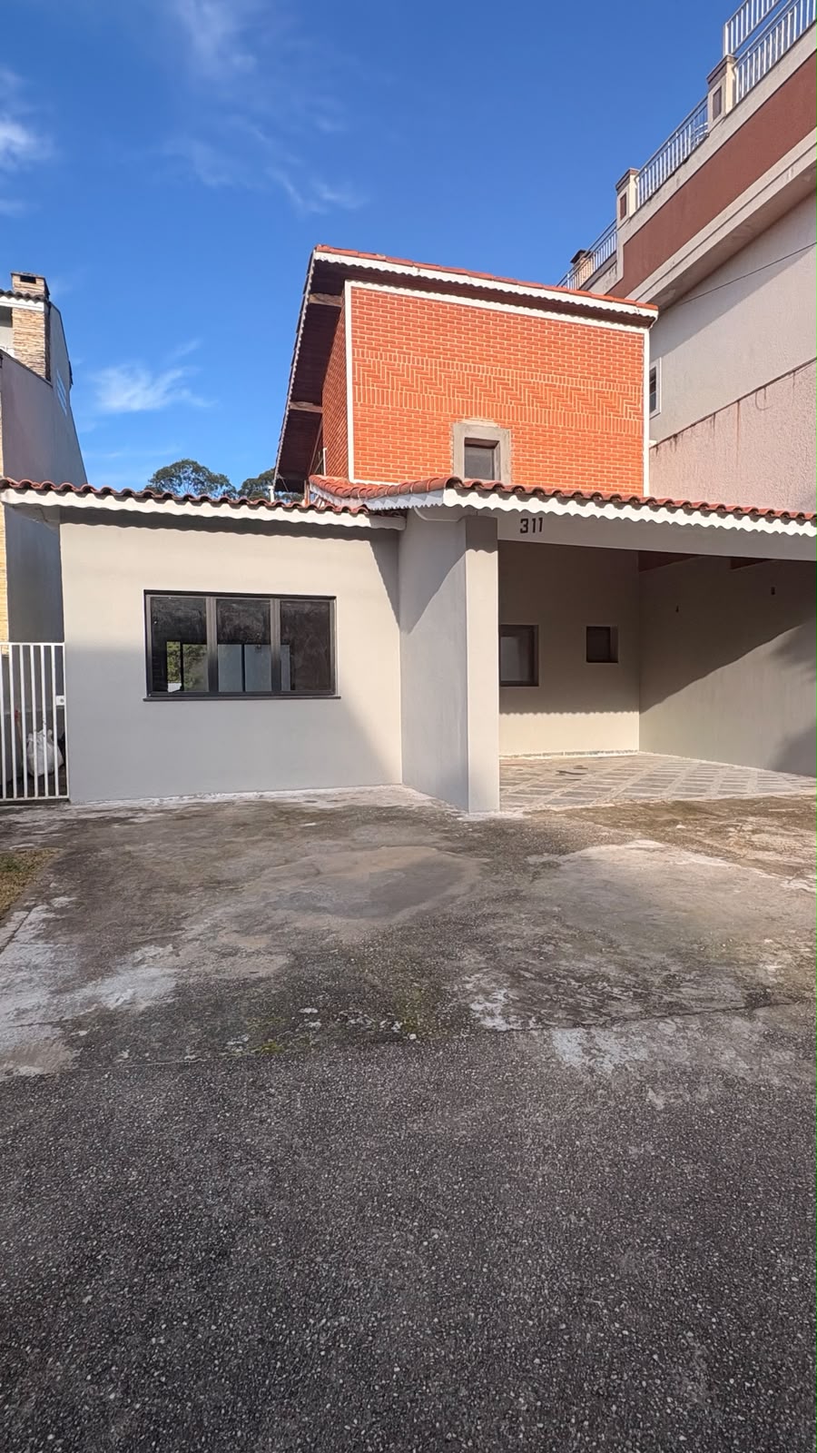 Charmosa casa térrea para locação, condomínio Aruã
