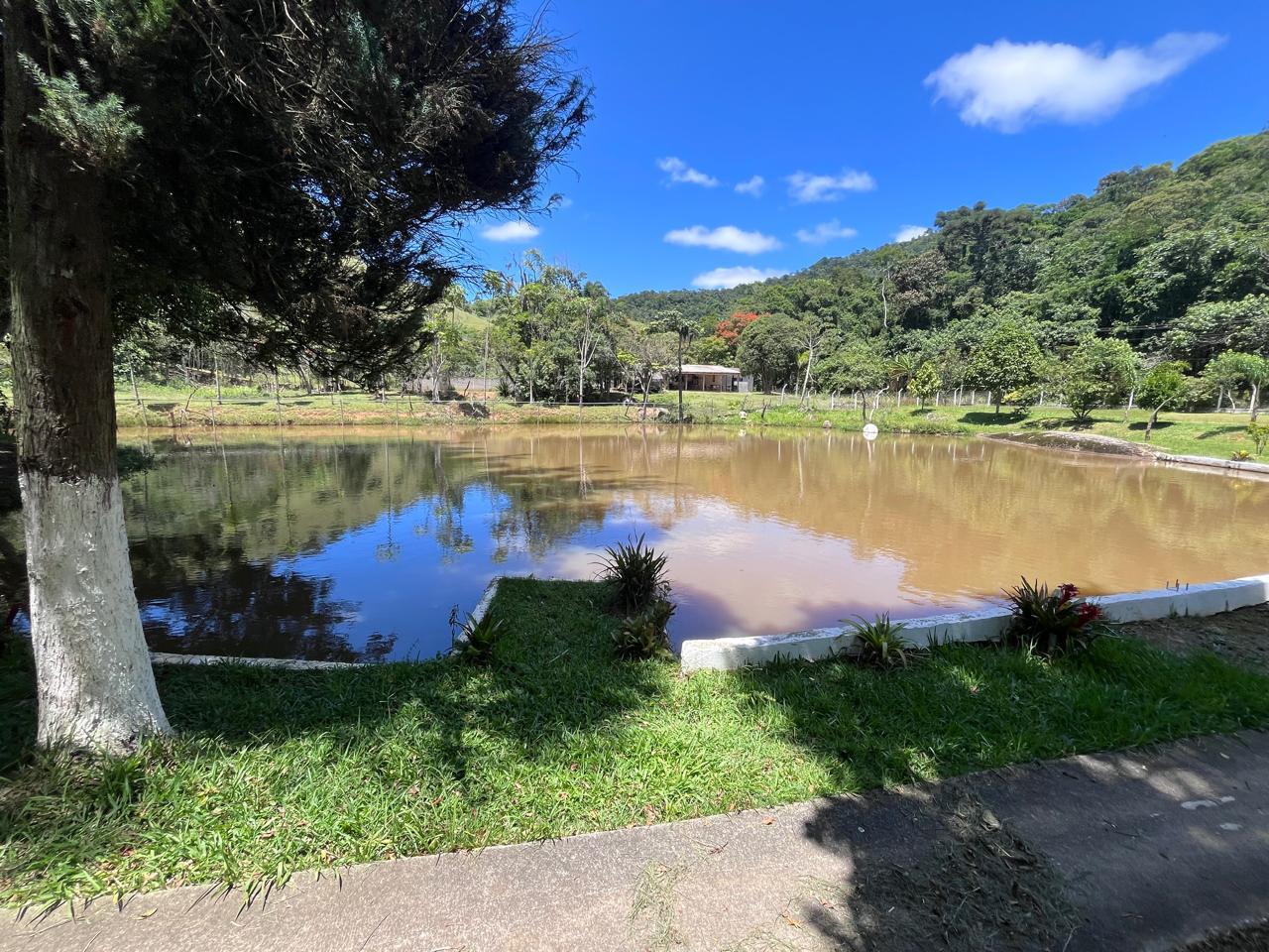 Chácara com lago, Botujuru em Mogi as Cruzes