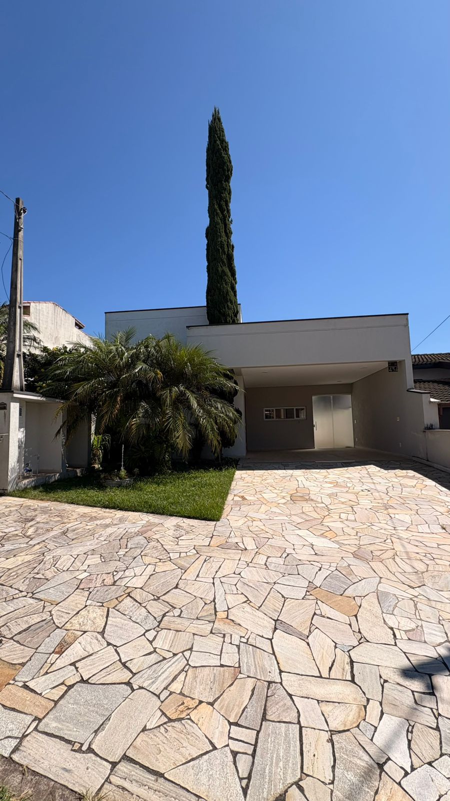 Maravilhosa casa térrea para locação, condomínio Aruã 