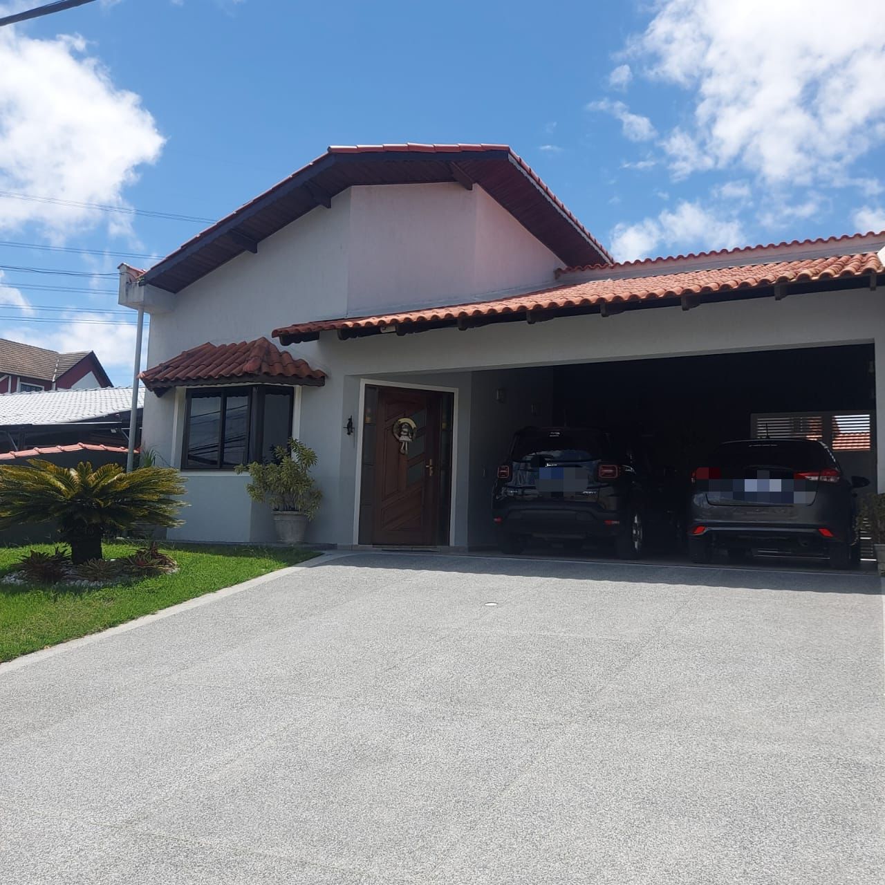 Confortável casa térrea, condomínio Aruã