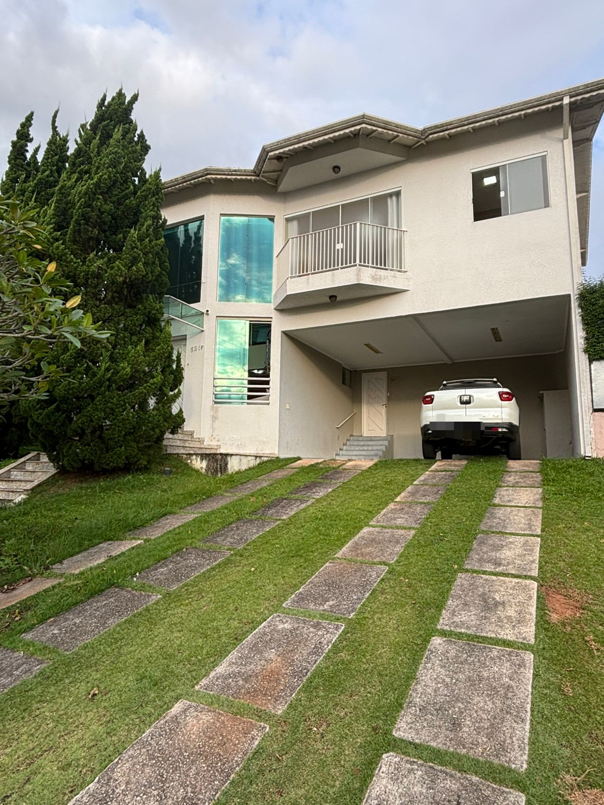 Sobrado com 2 lotes para venda, condomínio Aruã