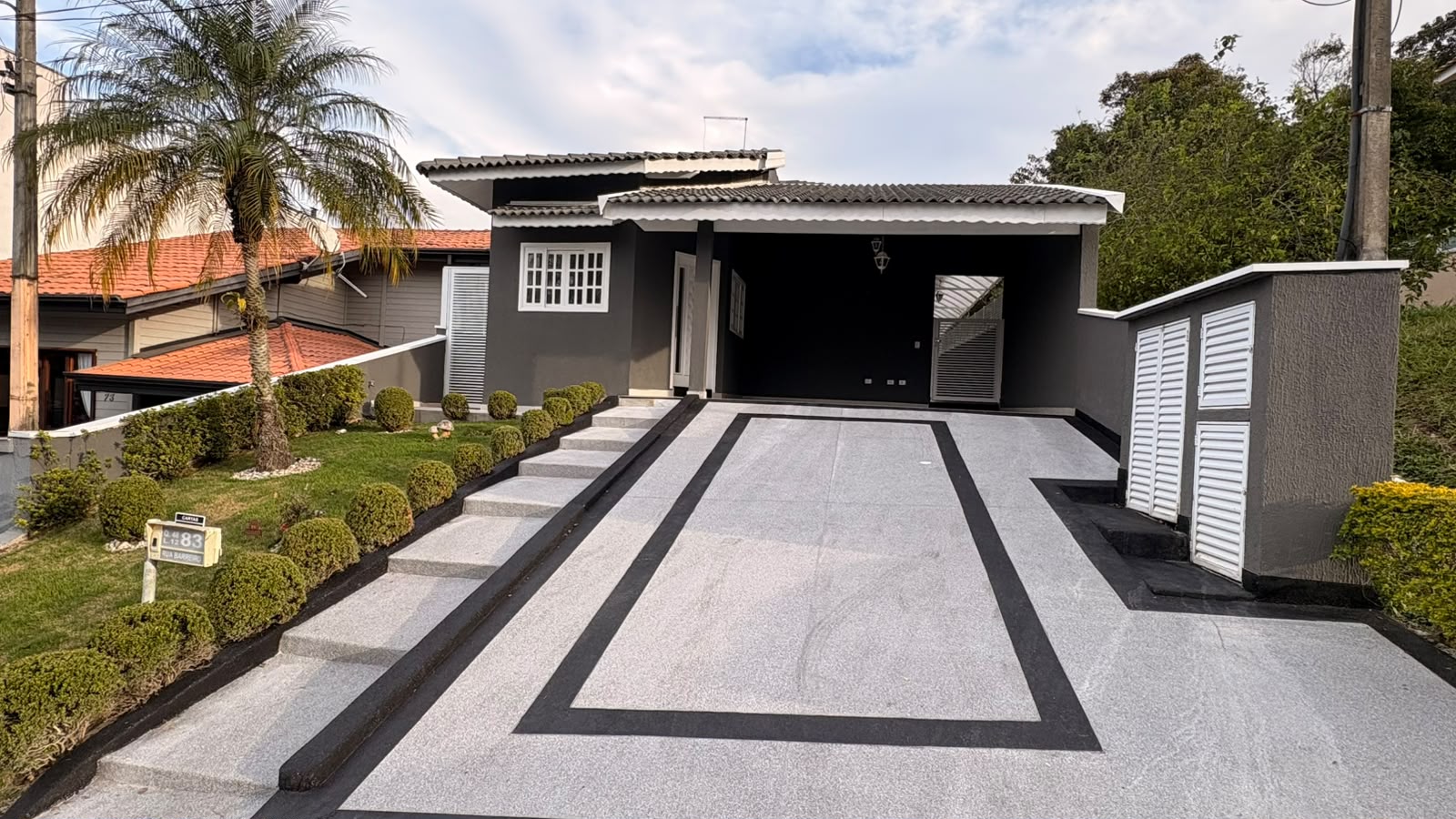 Linda casa térrea excelente localização, condomínio Aruã