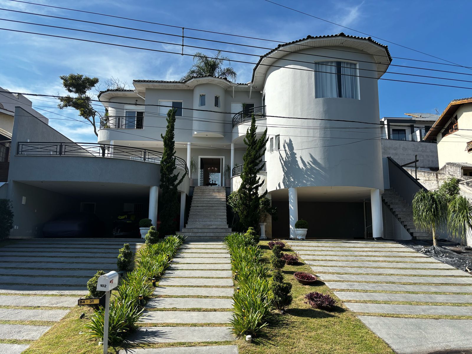 Maravilhoso sobrado, condomínio Aruã