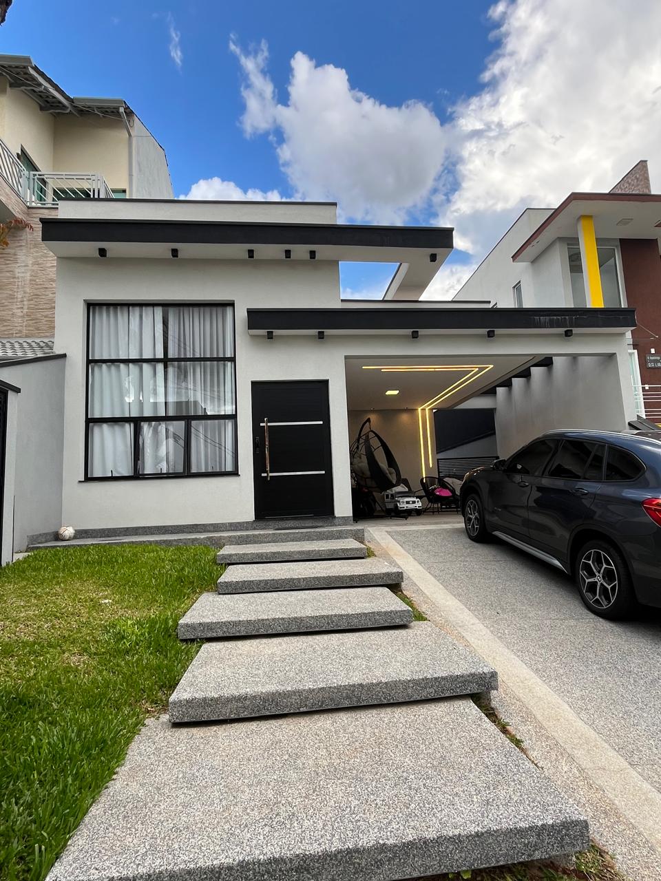 Casa térrea com excelente localização, condomínio Aruã