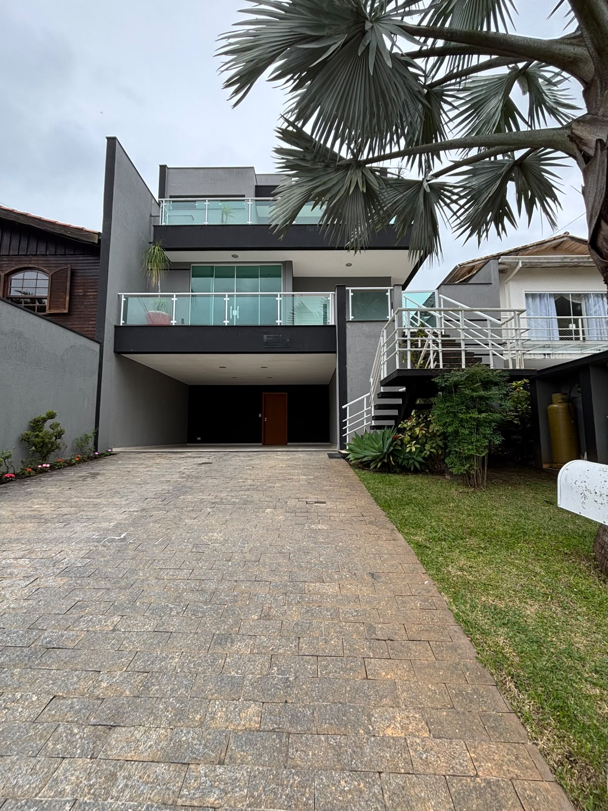 Ref 96 - Maravilhoso sobrado com 3 suítes, condomínio Aruã 